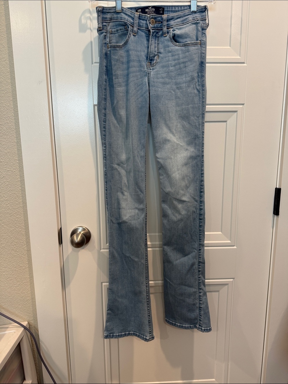 Hollister Light Wash Junior’s Jeans - Picture 5 of 6